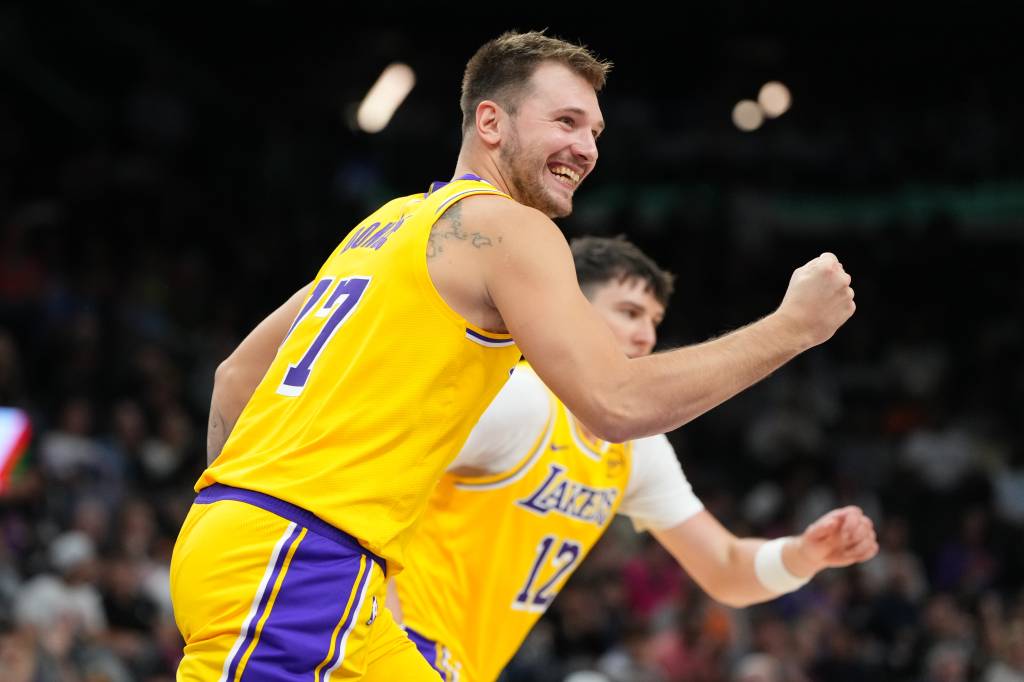 NBA de volta: Doncic começa temporada pelo Lakers como protagonista em duelo contra Curry