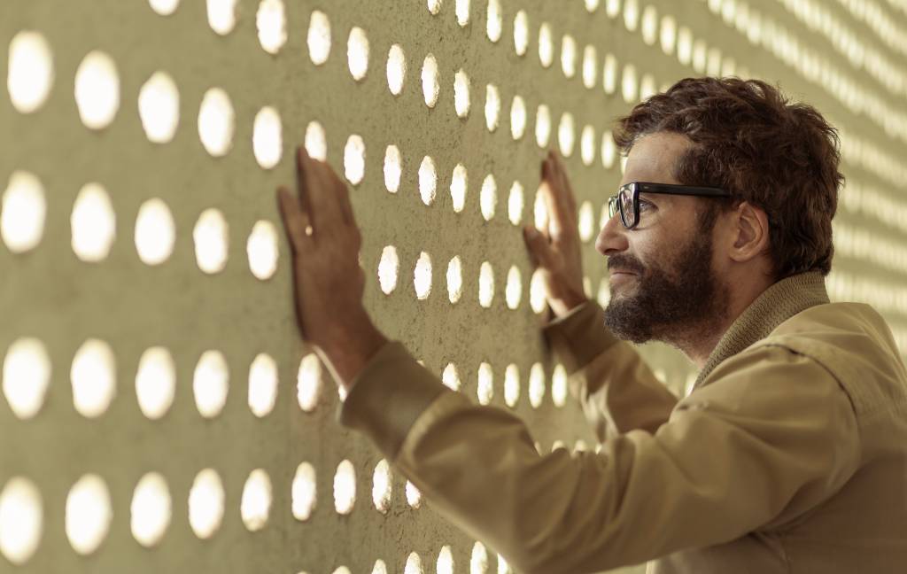 Bruno Gagliasso revive drama de líder estudantil morto na ditadura militar