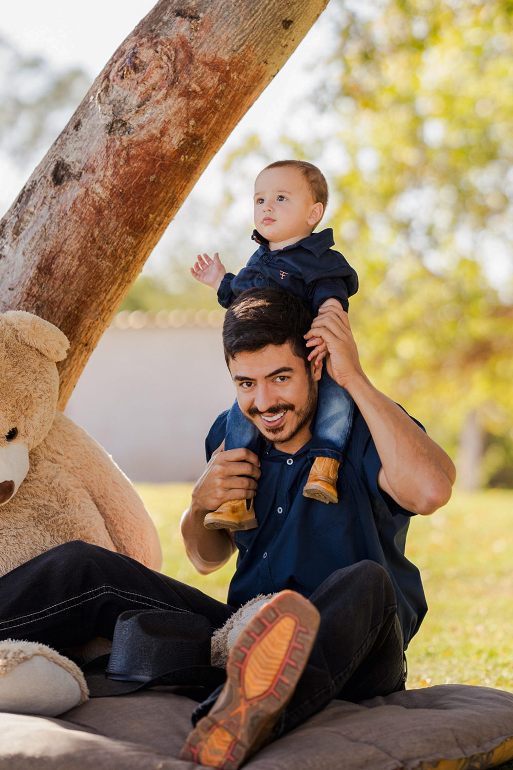 JACQUES-VANIER-E-FILHO–JHE01468.jpg EM BOA COMPANHIA - O instinto paterno bateu forte, e o comediante Jacques Vanier, 33, decidiu recorrer à inseminação artificial com a ajuda de uma prima, que gestou o pequeno Luke, hoje com 1 ano. “Me empenho todos os dias em ser presente e amoroso”, diz ele, que engrossa a tendência dos pais solo.
