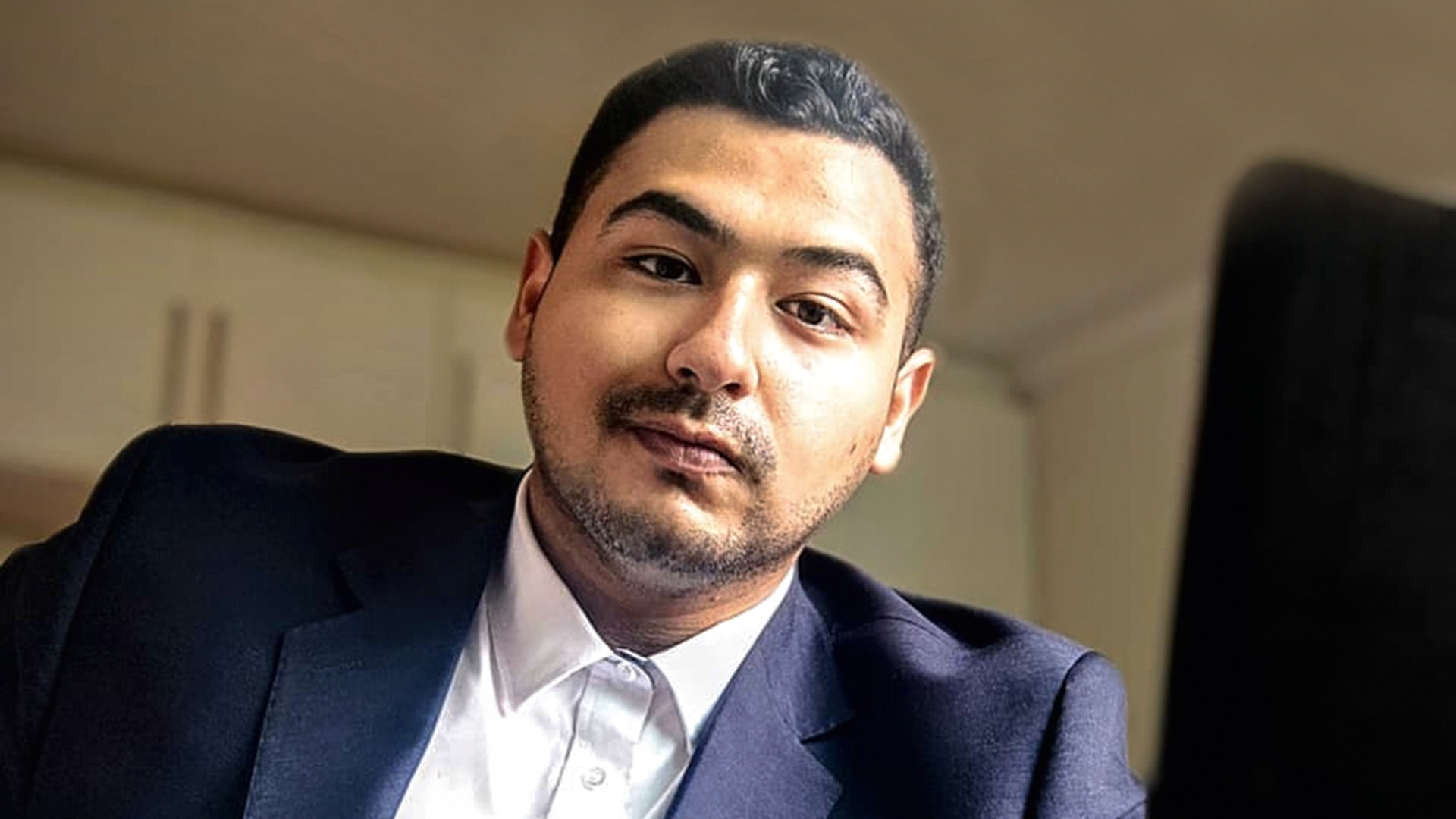“BUSCO CONEXÃO” - O advogado João Francisco Santos, 26 anos, tinha receio de recorrer a uma agência, mas resolveu experimentar e gostou. “Elas unem ali pessoas à procura de compromisso, o que é cada vez mais raro”, diz.