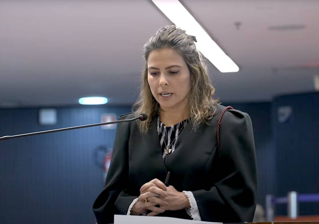 Governo e Congresso não controlam a agência de espionagem