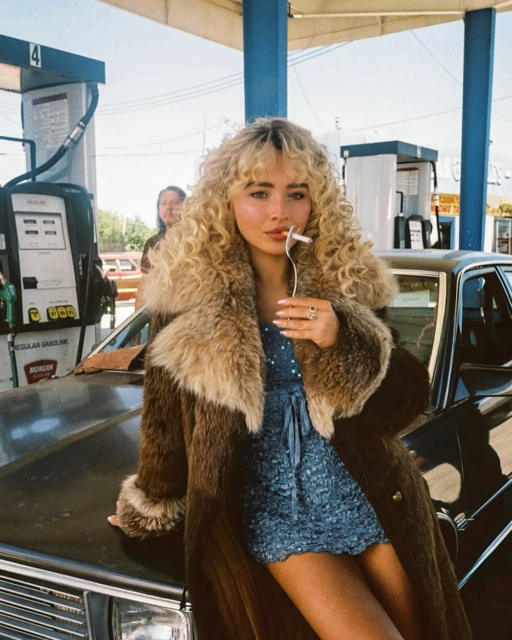 COOL - Sabrina Carpenter no clipe de Manchild: aura de sexualidade e rebeldia para a juventude