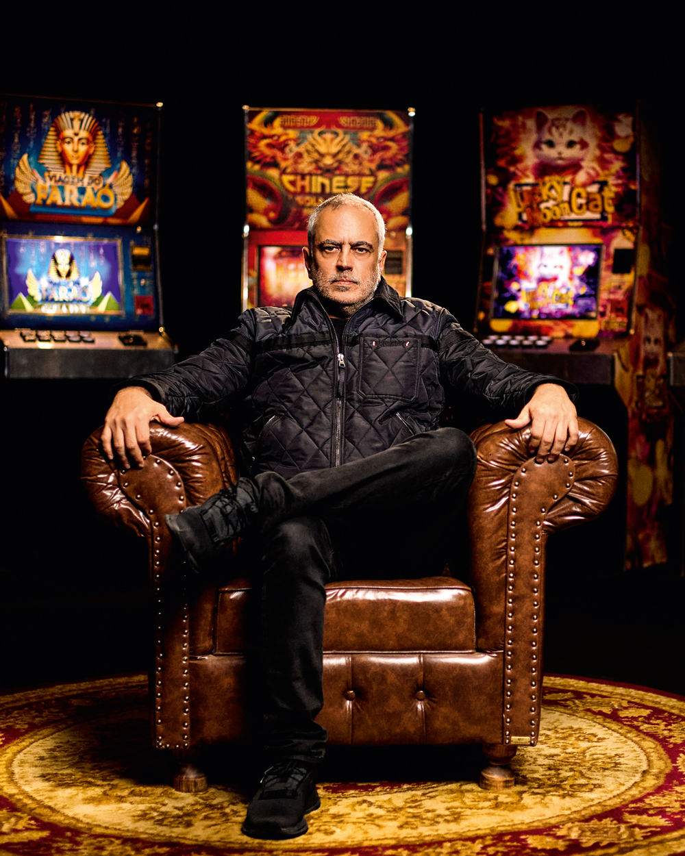 OLHAR - Dhalia: as mazelas do pa�s expostas por meio da contraven��o