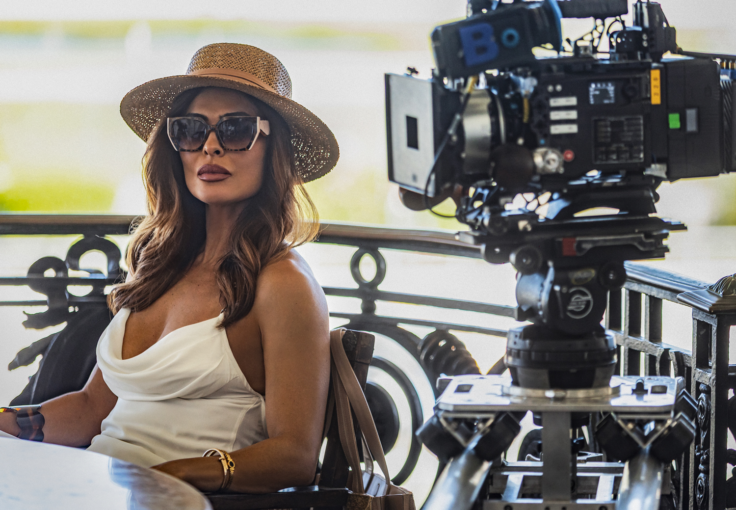 BASTIDORES - Juliana Paes: o papel das mulheres no mundo das apostas