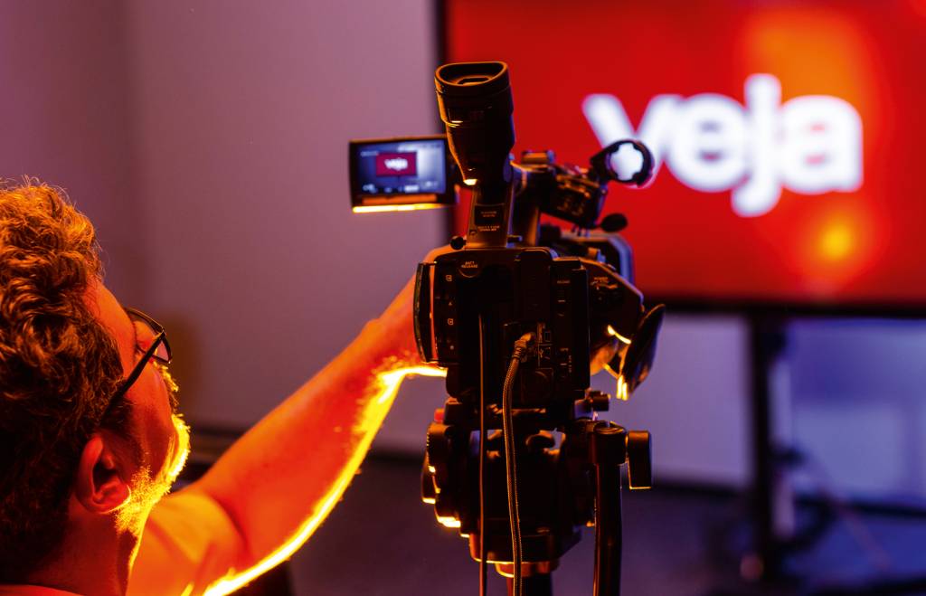 VEJA+ estreia no TCL Channel e amplia presença no universo dos canais FAST