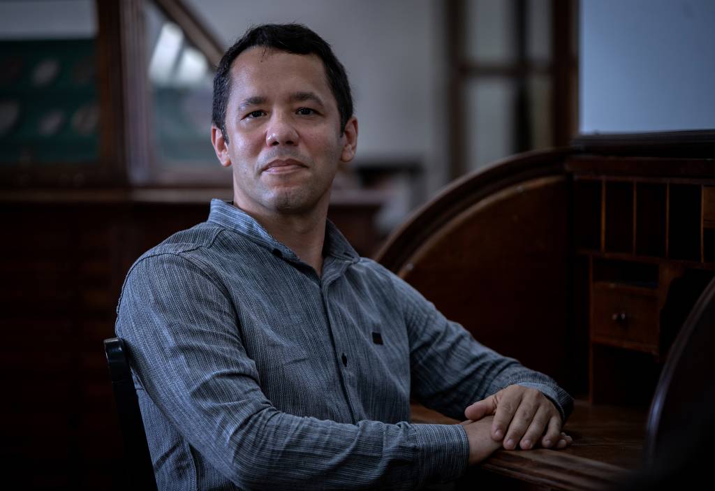 Itamar Vieira Jr. lança novo livro e fala a VEJA: “Vivemos em eterna disputa”