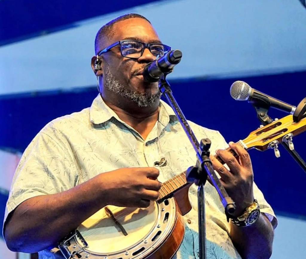 Morre o sambista Gilsinho, principal intérprete da Portela, aos 55 anos