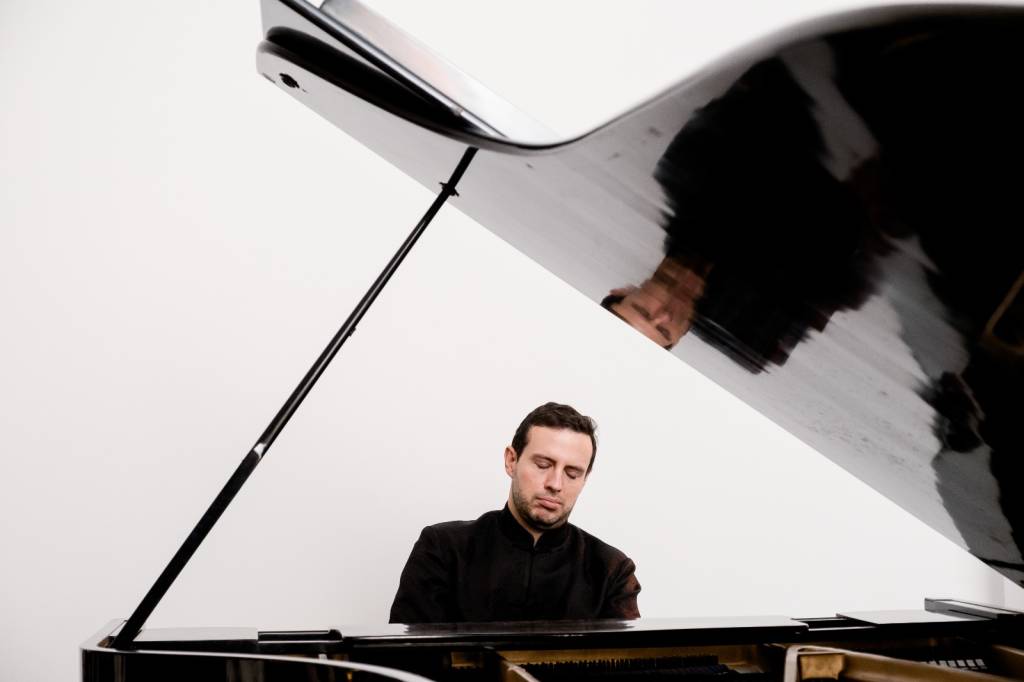 Sala Cecília Meireles terá recital que une tradição europeia e brasilidade