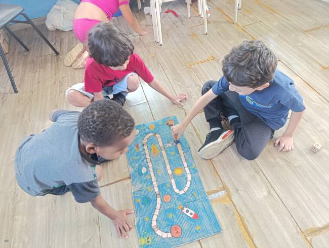 WhatsApp Image 2025-10-14 at 15.18.28 Crianças aprendem as letras do alfabeto brincando em unidade de educação infantil de Nova Friburgo