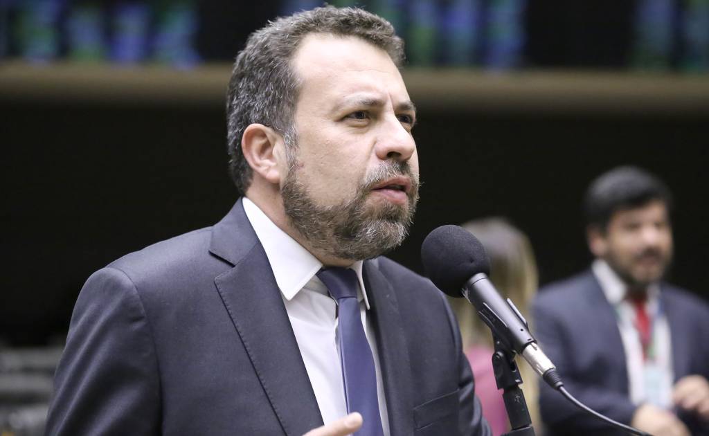 ‘Cabeça do crime organizado não está na favela’, diz Boulos em posse no Planalto
