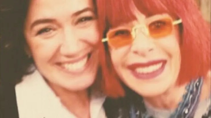 Foto da atriz Lilia Cabral ao lado da cantora Rita Lee