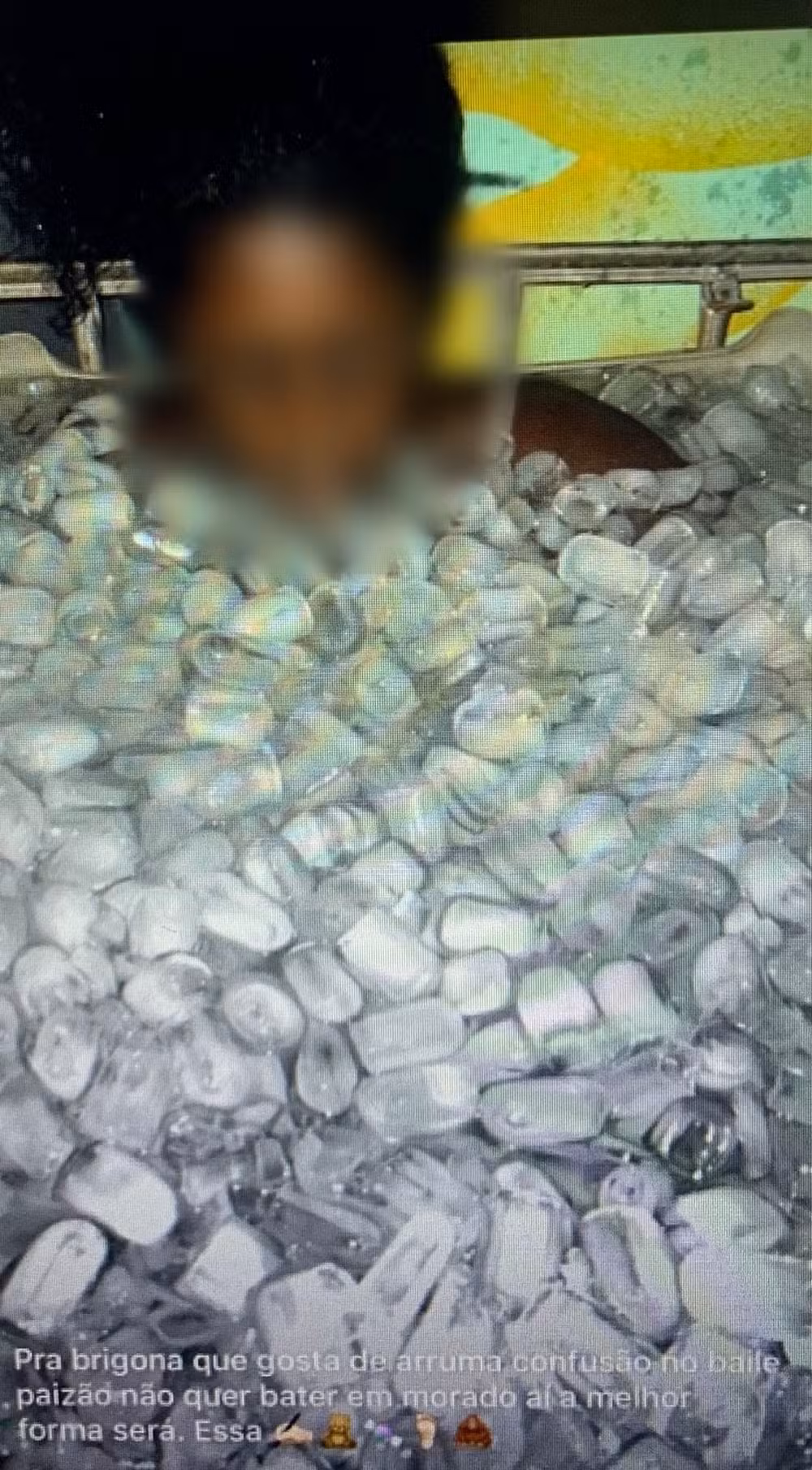 Mulher é torturada pelo CV em banheiro de gelo após brigar em baile funk