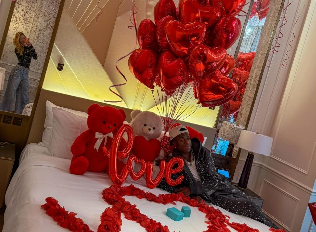 Virginia e Vini Jr. assumem namoro com direito a 'corações' na cama | VEJA