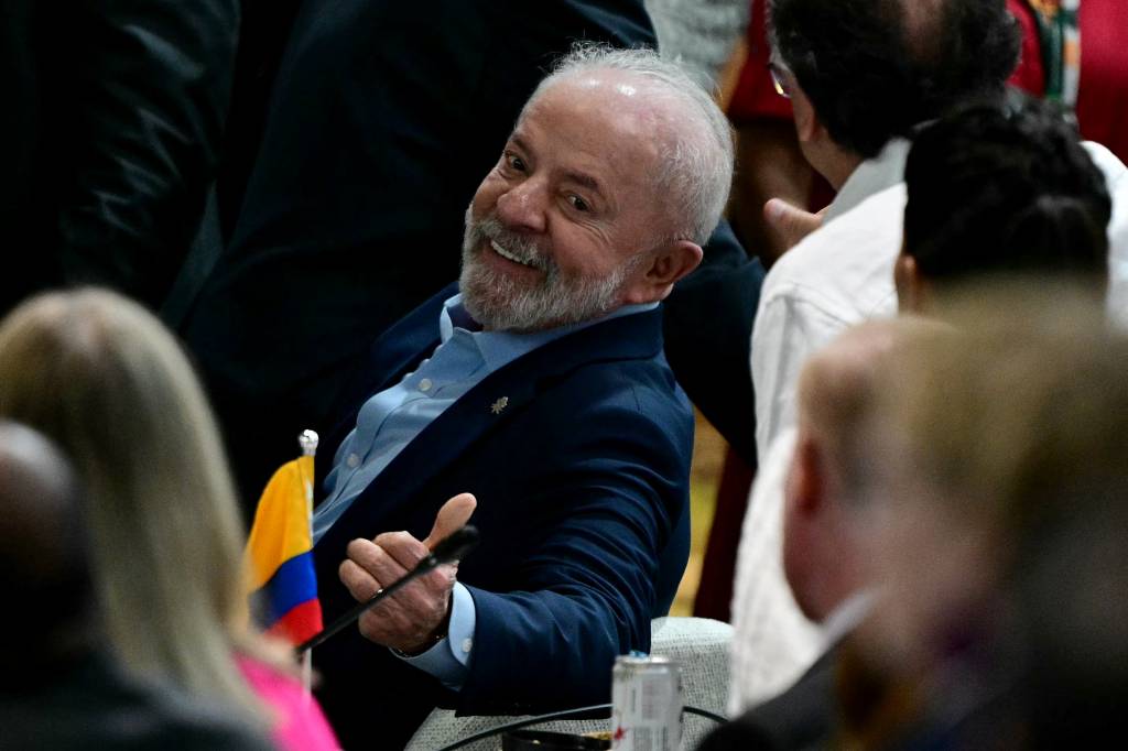 Ego inflado aprisiona a política