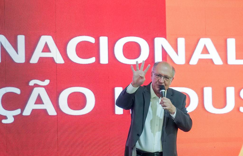 Brasil lança plano para cortar emissões da indústria na COP30