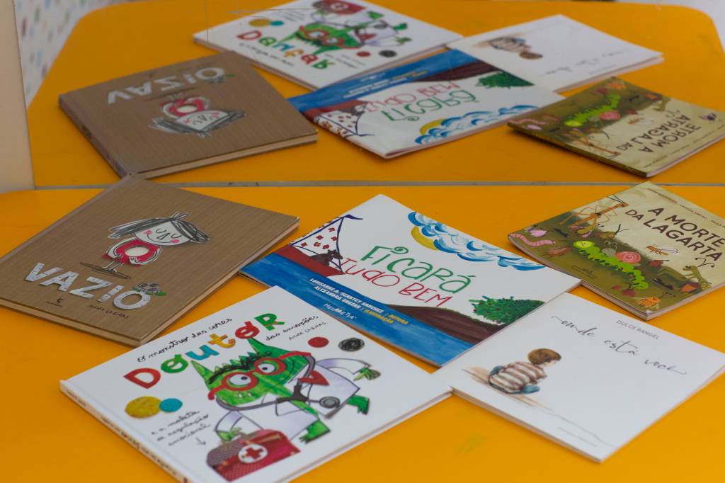 Luto na infância: novas abordagens dão às crianças o direito de expressar sentimentos