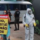 Manifesanes fazem proeso na quina-feira , 20 , na agrizone da COP30