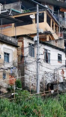 Mais de 16 milhões de famílias vivem em habitações precárias no Brasil