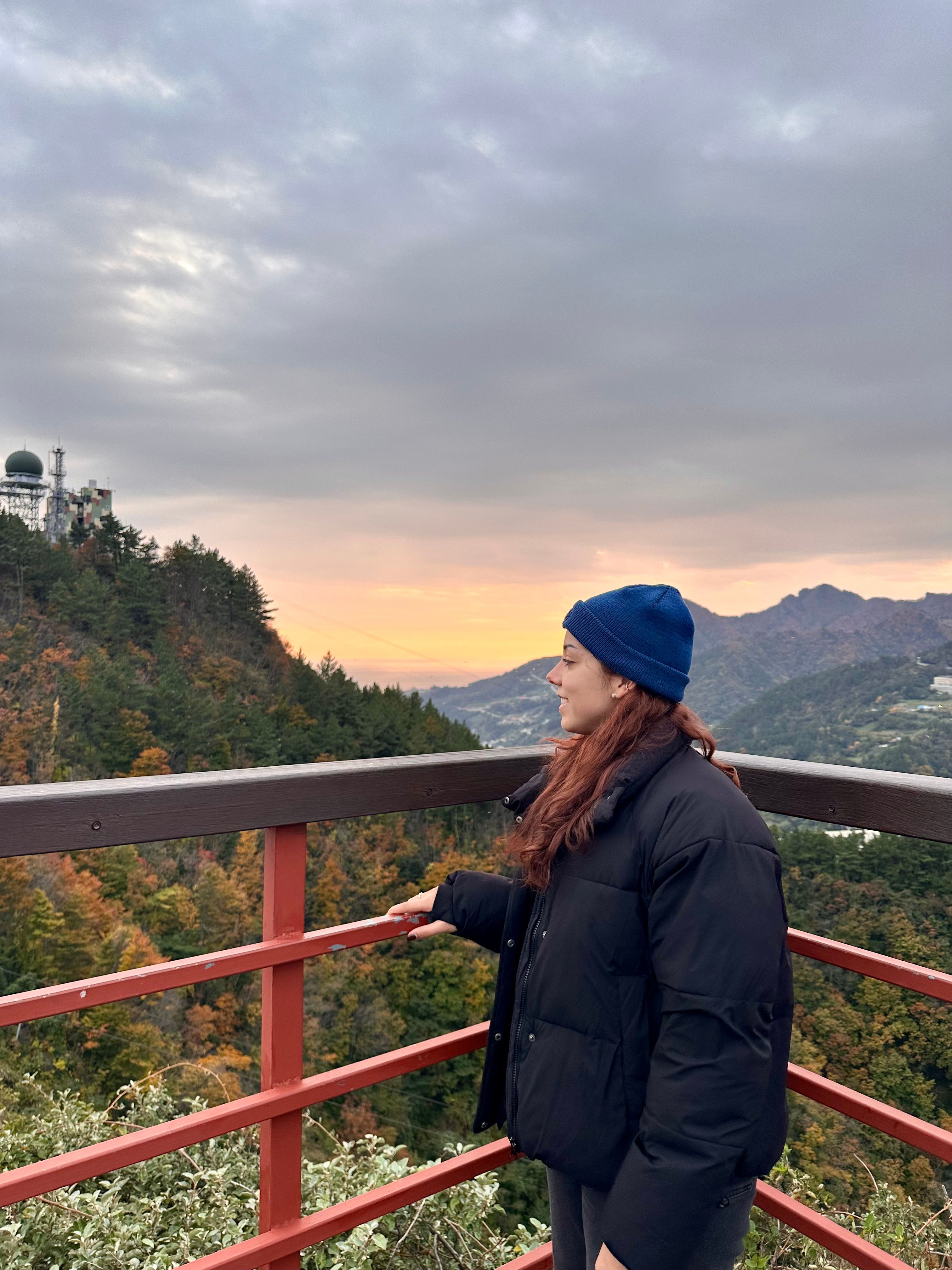 Brasileira, Milena Abreu, mestranda da Universidade de Konkuk, visita a ilha de Dokdo a convite do governo sul-coreano