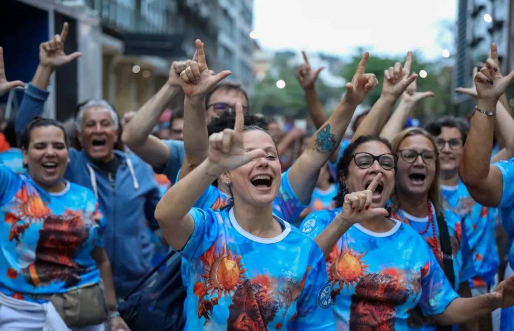 Diretor de escola de samba sobre Lula joga indireta a Bolsonaro