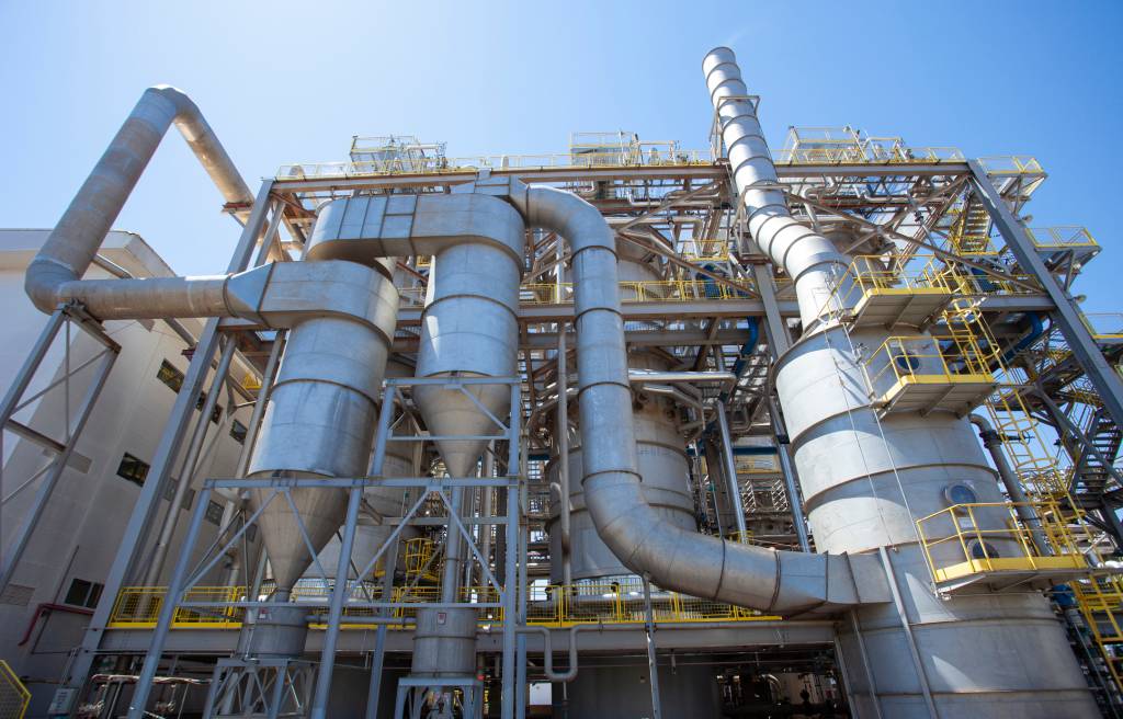 Déficit na indústria química: importações chegam a 49%