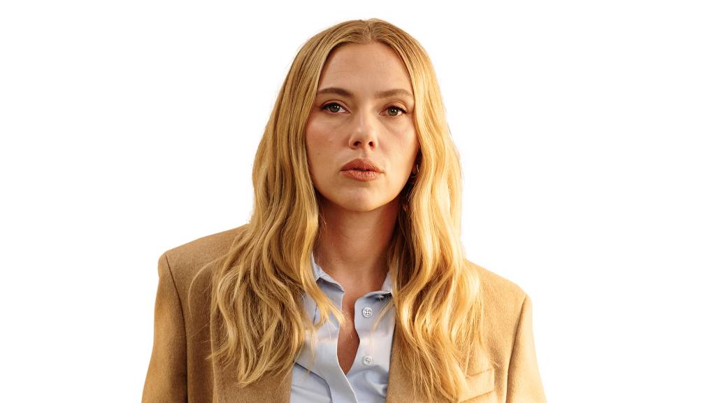 Veja Essa: Scarlett Johansson, Carlo Ancelotti e Neguinho da Beija-Flor