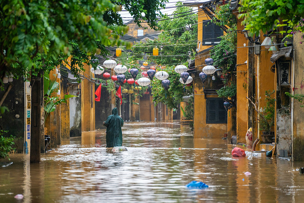 HOI AN, VIETNAM - NOVEMBER 19: The city of Hoi An continues to struggle with flooding after torrential rains caused the river to spill into the town, as seen in Hoi An, Vietnam, on November 19, 2025. Central and Southern Vietnam are currently experiencing heavy rainfall that has led to widespread devastation - including floods and landslides - and claimed at least eight lives. (Photo by Magdalena Chodownik/Anadolu via Getty Images)
