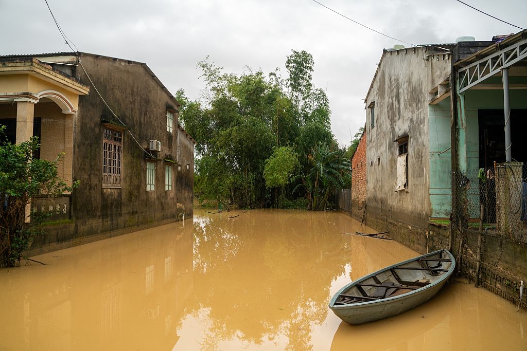 DA NANG PROVINCE, VIETNAM - NOVEMBER 20: Flooding and inundation triggered by intense rainfall and rising river levels cause widespread destruction across Central and Southern Vietnam, as seen in Da Nang Province, Vietnam, on 20 November 2025. Numerous homes, farmland and bridges have been destroyed, landslides have been reported across the region, and authorities confirm that there have also been fatalities. (Photo by Magdalena Chodownik/Anadolu via Getty Images)