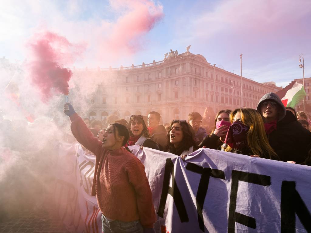 Câmara da Itália aprova que feminicídio seja punível com prisão perpétua no Código Penal