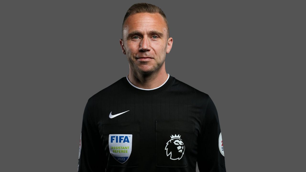 Harry Lennard - ex-assistente de arbitragem da Premier League, diretor de arbitragem da Genius Sports