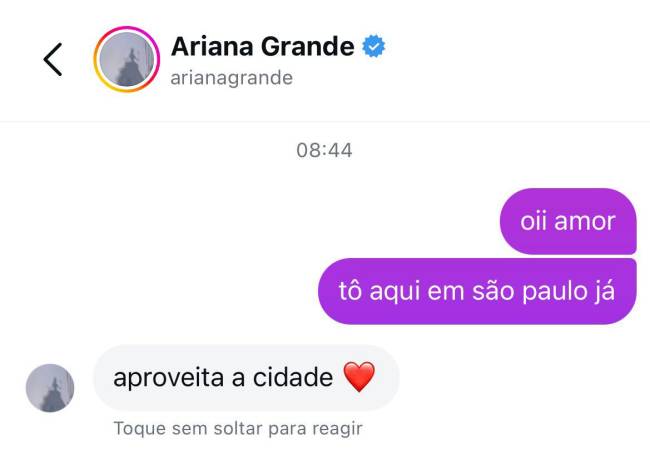 Meme de conversa fictícia de fãs com a cantora