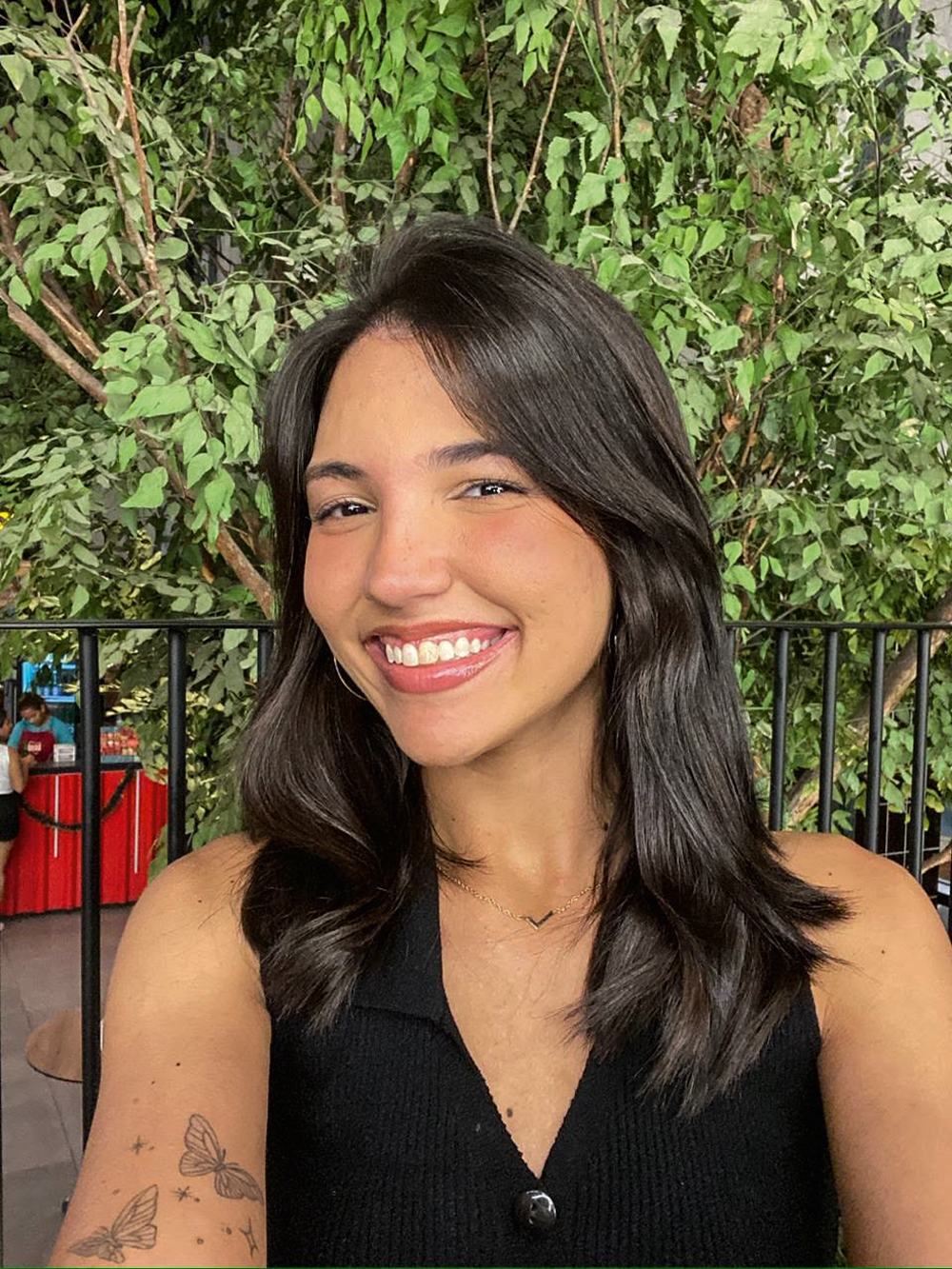 A VOCAÇÃO FALOU ALTO - A professora de inglês carioca Maria Eduarda Avellar, 24 anos, reconhece os imensos desafios da profissão, mas por nada deixa a sala de aula, onde se sente em casa. Engatou inclusive uma segunda graduação em pedagogia. “Adoro o que faço e aprendo muito todo dia. Não há sociedade sem bons educadores”, afirma, convicta.