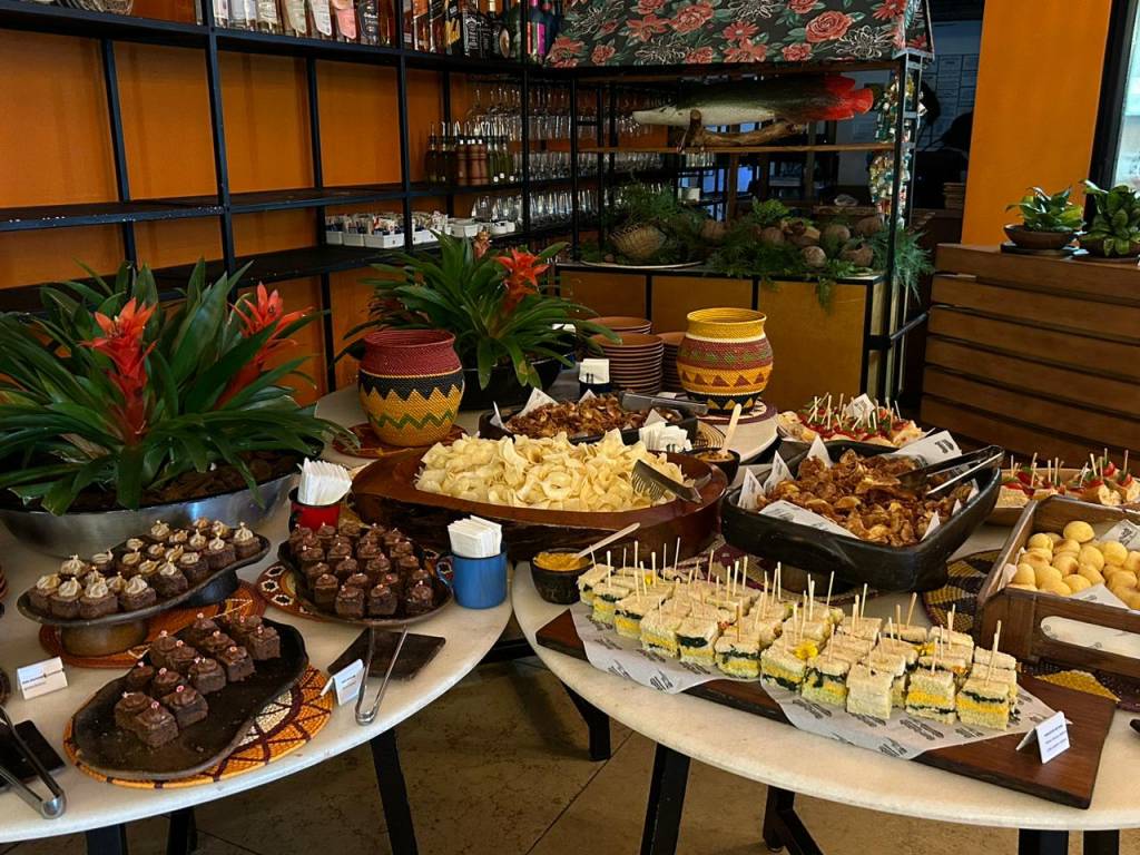 O que há no polêmico cardápio de convidados do prêmio de príncipe William 