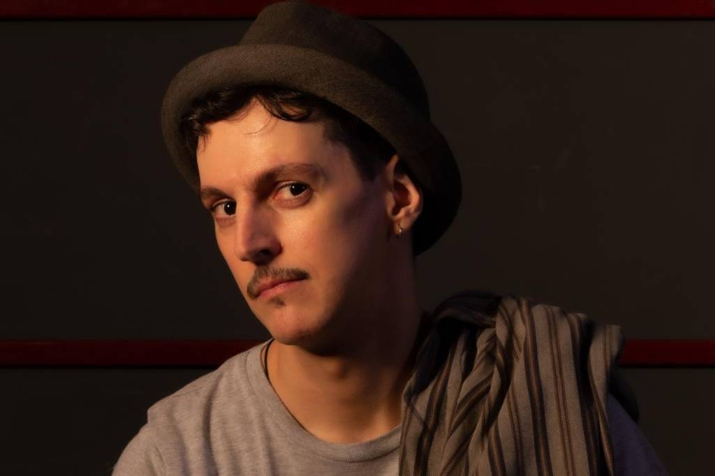 ‘Não somos senhores do planeta’, diz poeta em tempos de COP30