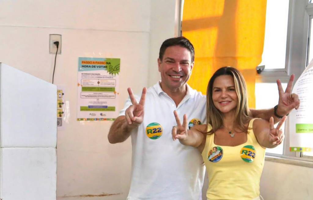 Vídeo mostra encontro de Ramagem com família em aeroporto dos EUA; assista