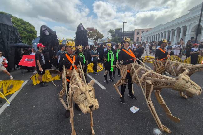 Marcha em Belém durante a COP30 protesta contra uso de petróleo Marcha em Belém durante a COP30 protesta contra uso de petróleo