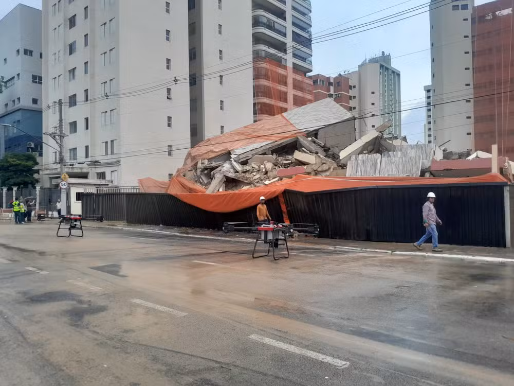 Antigo hotel Urupema é implodido. — Foto: Andressa Lorenzetti/TV Vanguarda