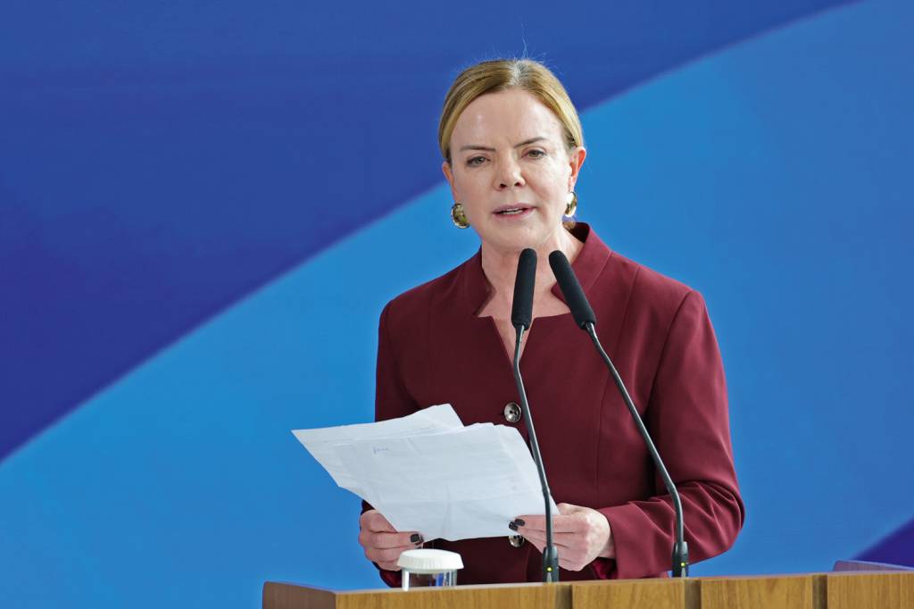 ‘Grave retrocesso’, diz Gleisi Hoffmann sobre votação do PL da Dosimetria