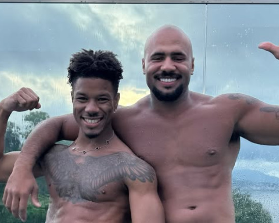 O relacionamento gay que tem causado comoção em reality da Globo