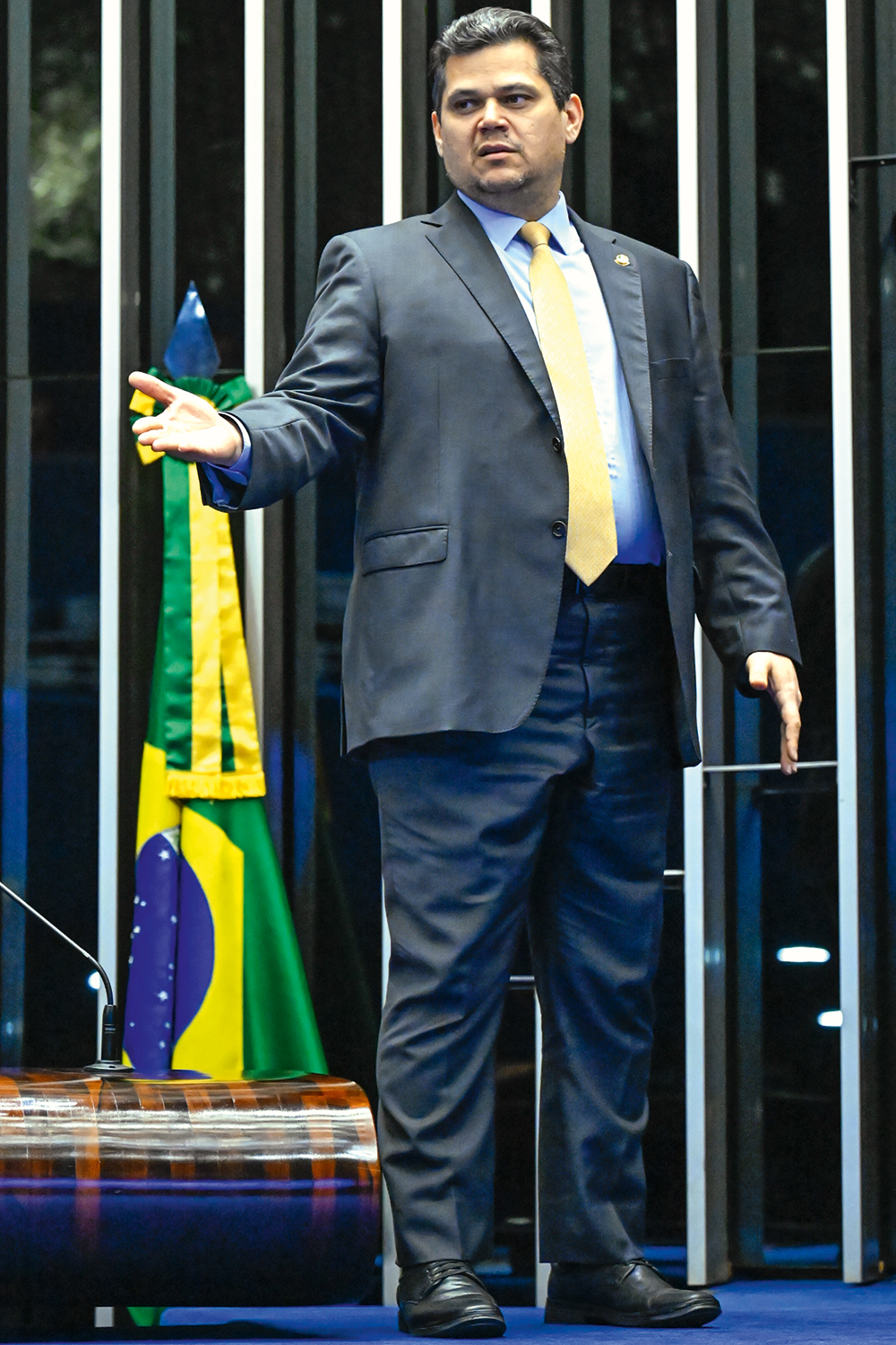 CONFLITO - Davi Alcolumbre: uma “ofensa à separação dos poderes”