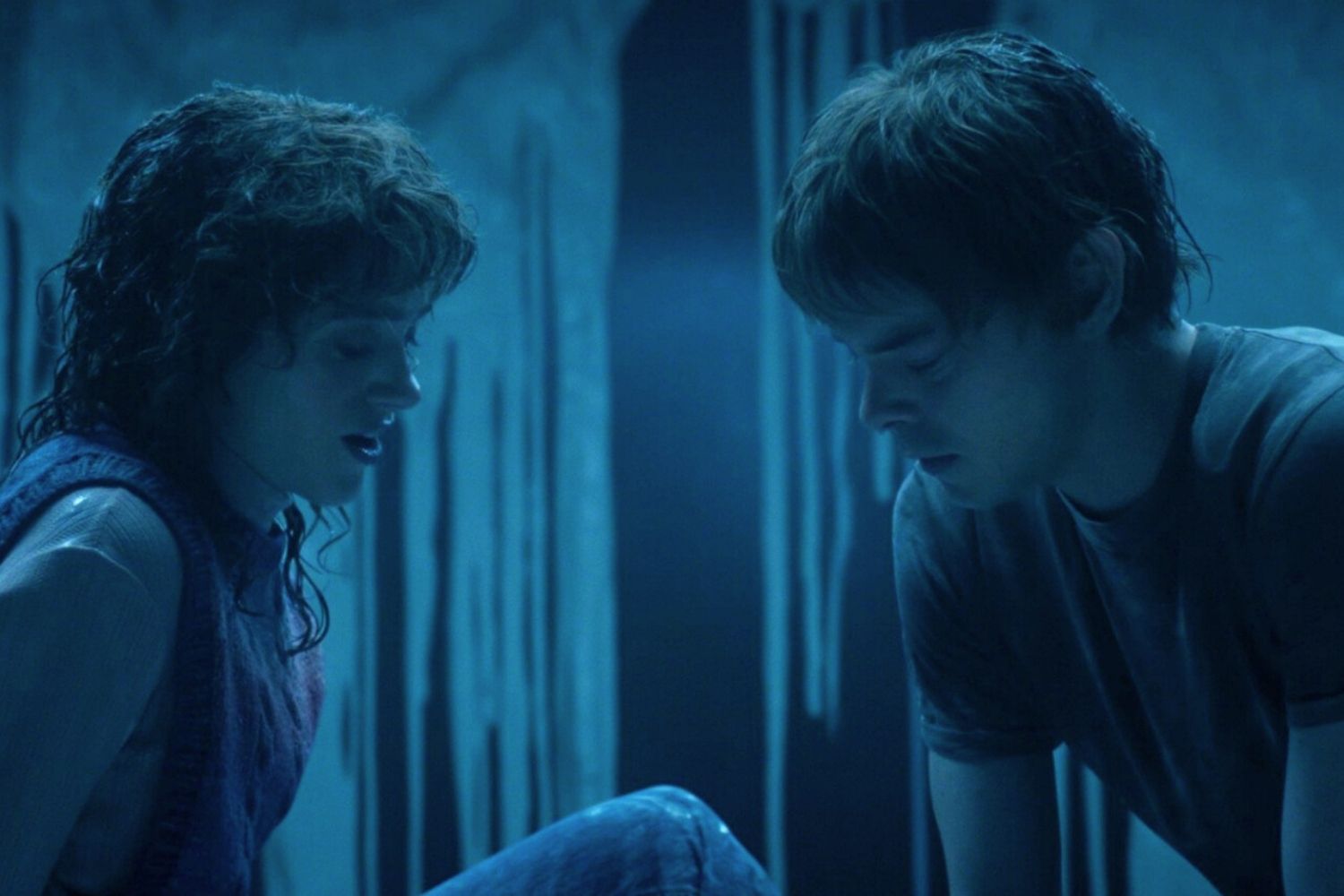 Nancy e Jonathan em Stranger Things