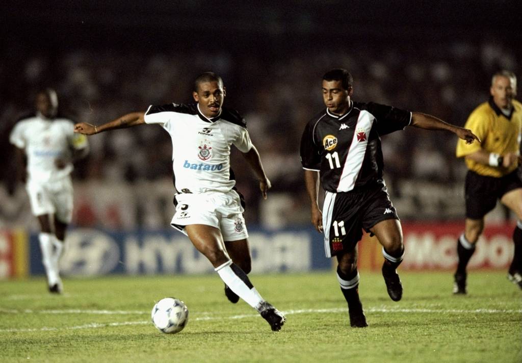 Qual o retrospecto de Corinthians e Vasco em torneios eliminatórios?