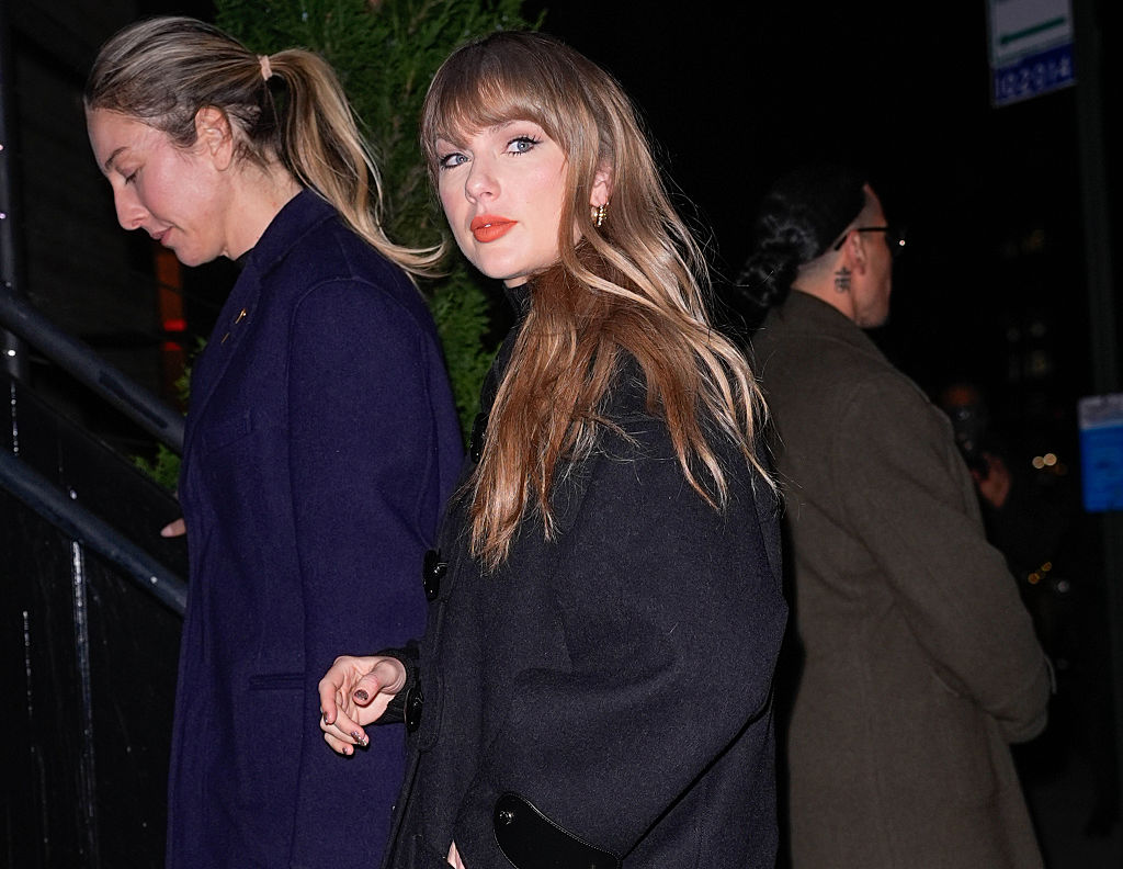 O recado do cabelo impecável de Taylor Swift: aniversário, natal ou casamento?