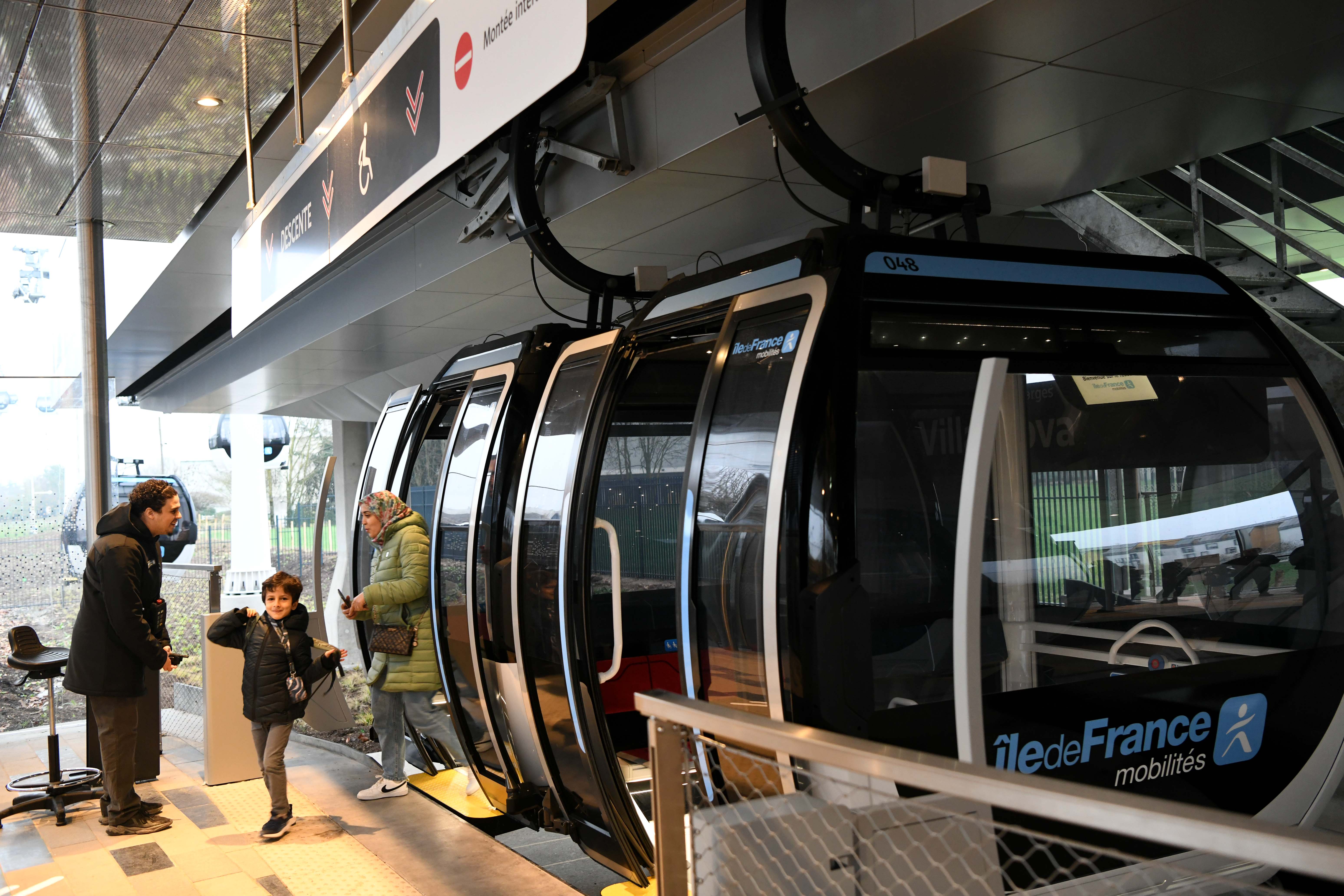 A linha de teleférico C1 é inaugurada na região de Paris
