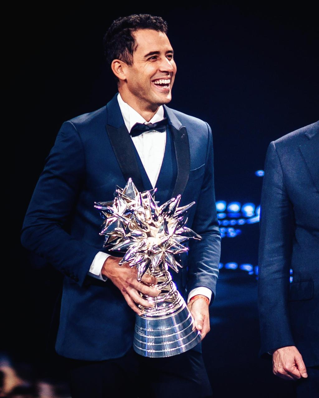 Lucas Moraes na premiação da FIA