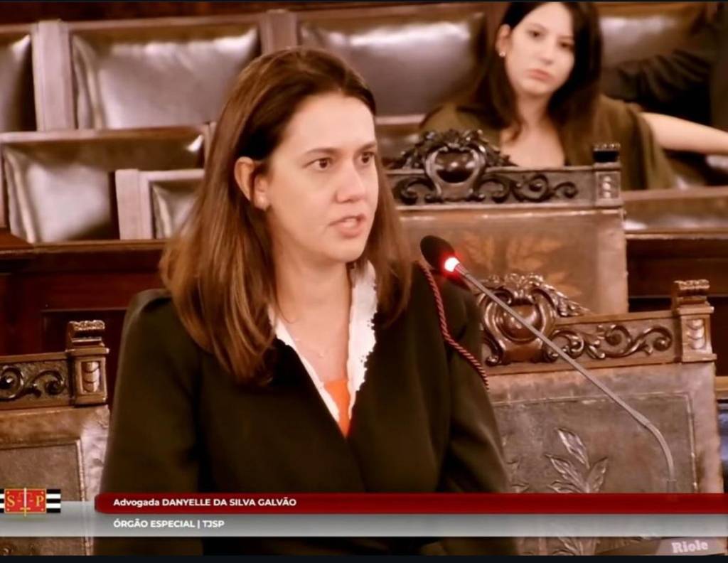 Advogadas de todo país protestam contra ‘redução’ do papel da mulher 