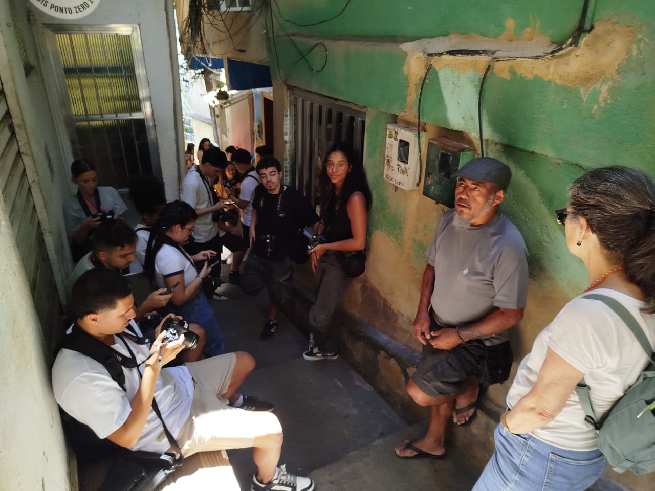 Registro de mestre: turma de jovens aprende com Severino Silva