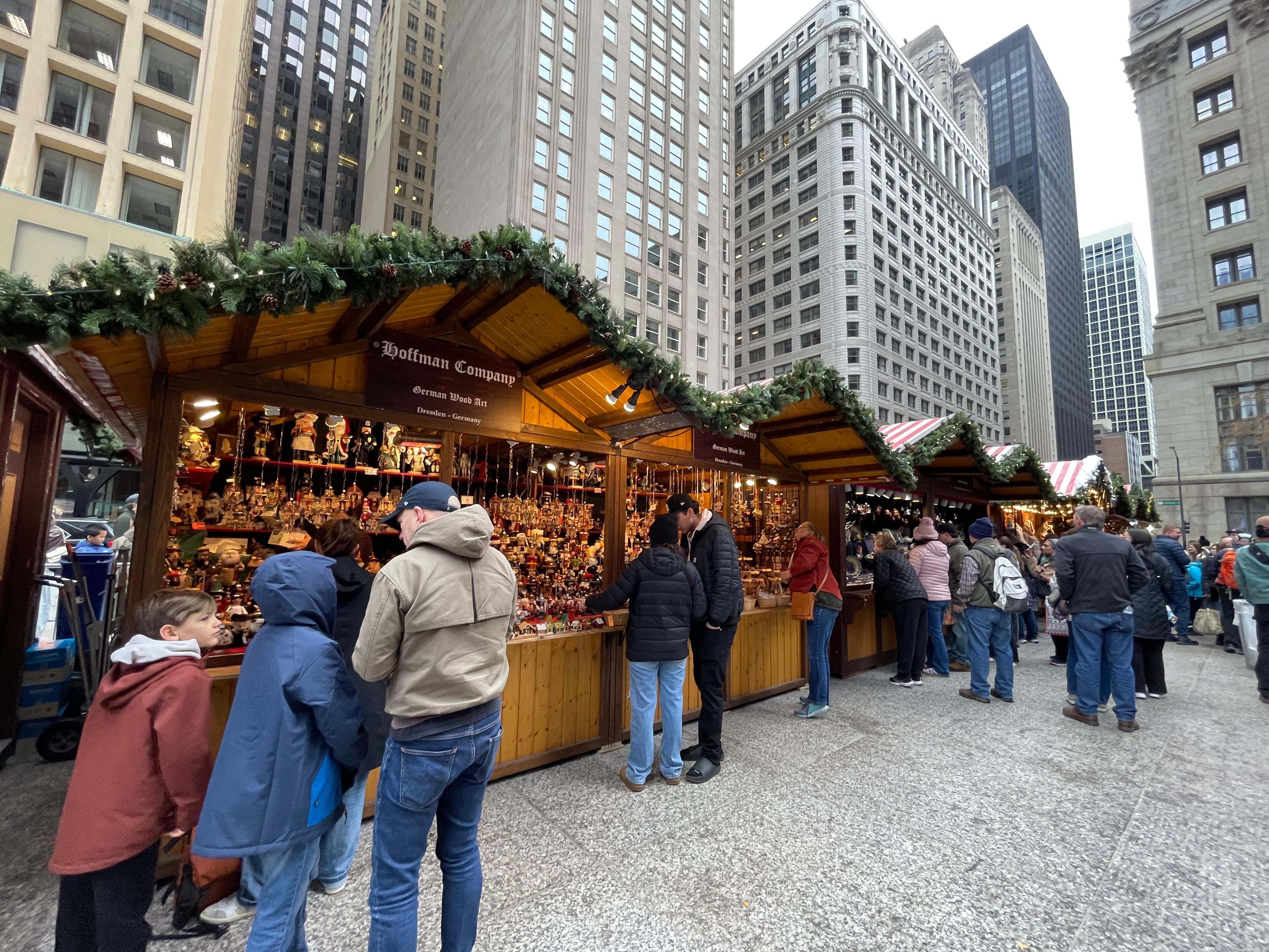 Como na Alemanha: o mercado de Natal já virou uma tradição em Chicago