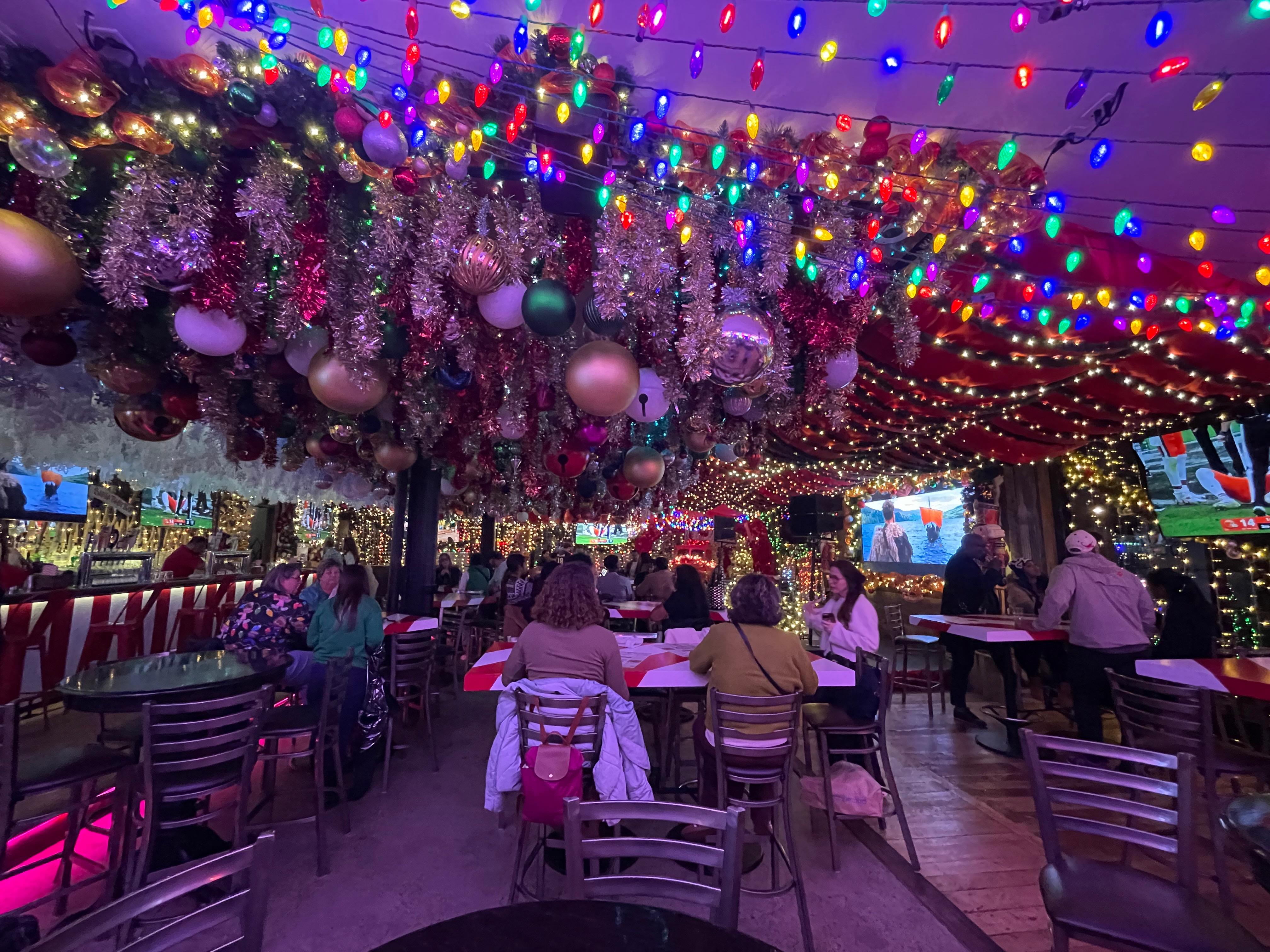 Santa Baby: um dos bares natalinos temporários abertos na cidade este ano