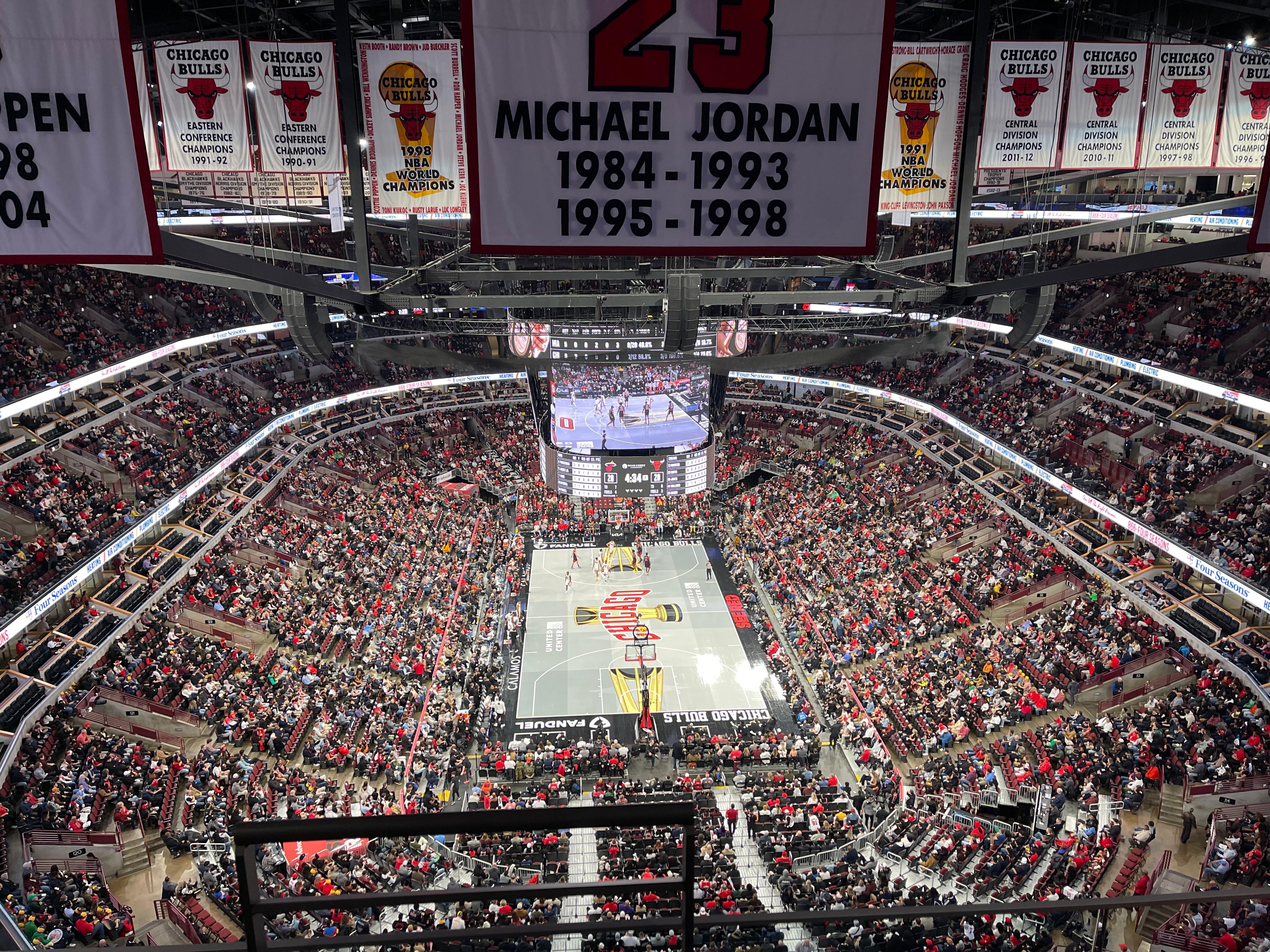 Arena United Center: não deixe de ver a agenda de jogos do Chicago Bulls, time oficial da NBA em Chicago